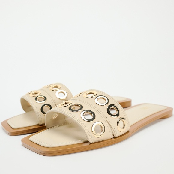 Zara Flat leather sandals with gold metal appliqués - Picture 2 of 10